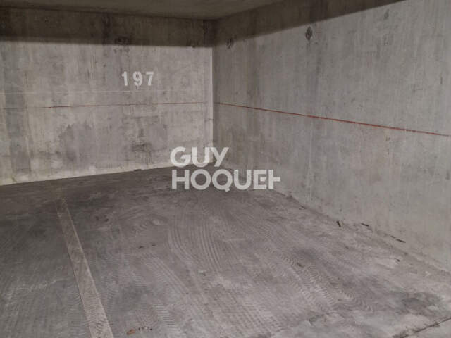 parking — photo du bien