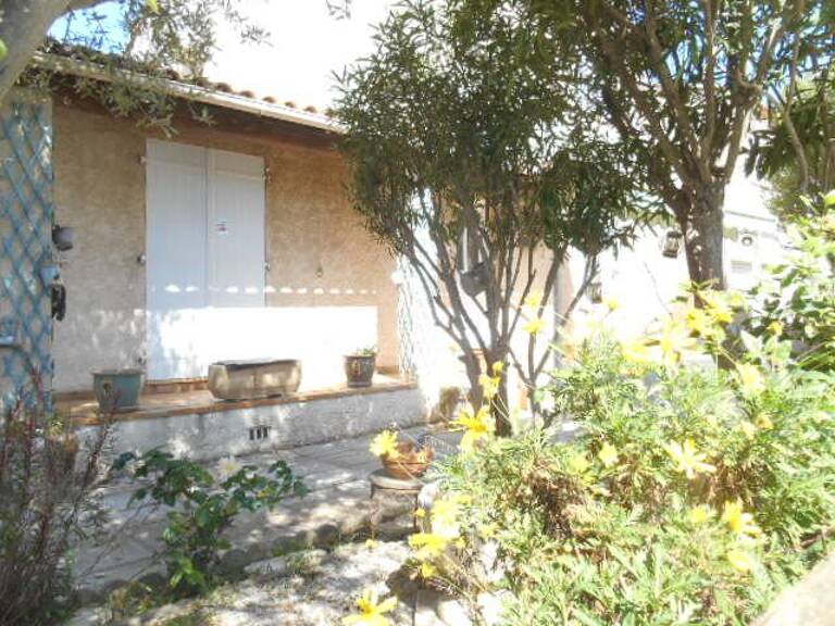 Villa — photo 1