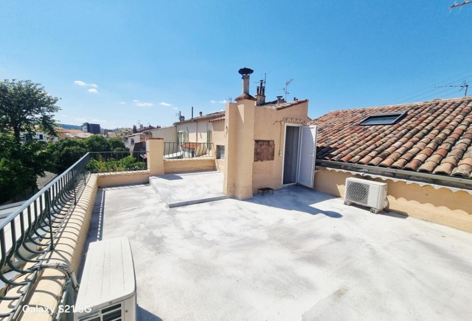 Rare Draguignan belle maison de ville F3/4 107m2 terrasse vé — photo 1