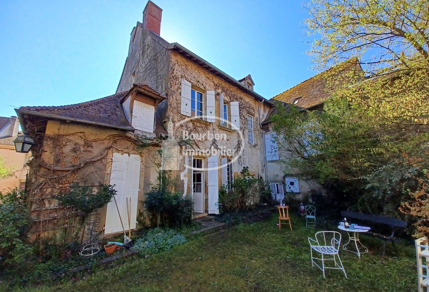 Vente maison 10 pièces 300 m² Toulon-sur-Arroux (71320) — photo 1
