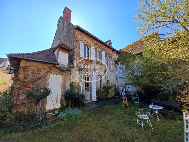 Maison 10 pièces 300 m² à Toulon-sur-Arroux — photo du bien