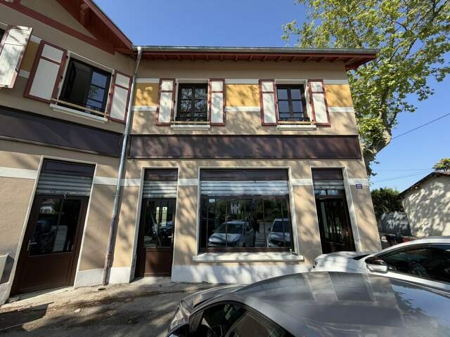 LOCAL COMMERCIAL à LOUER — photo du bien