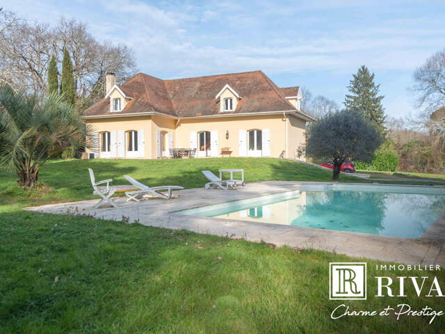 MAISON TRADITIONNELLE DE 214 M2 SUR 5253 M2 - POSS. 5 CH — photo du bien