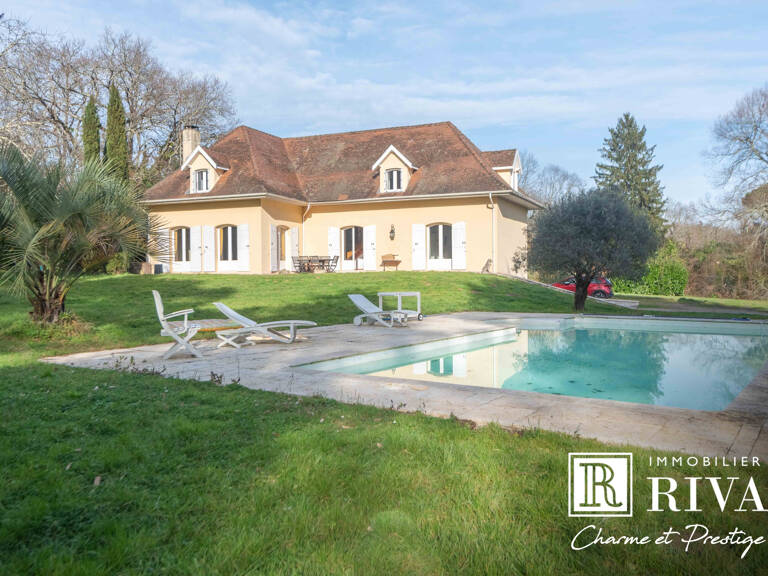 MAISON TRADITIONNELLE DE 214 M2 SUR 5253 M2 - POSS. 5 CH — photo 1