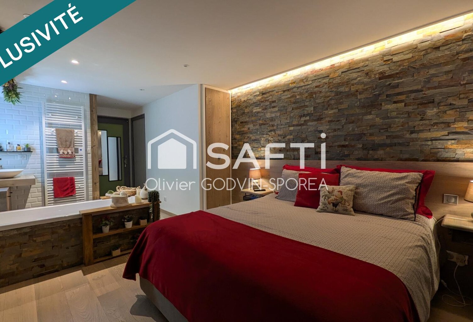 Découvrez ce bijou de 59m², situé au 4e étage d'une résidence baignée de soleil. Ce bien rare allie luxe, confort moderne et vue panoramique sur les sommets. — photo 1