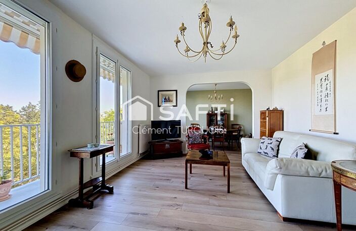 Saint-Cyr-sur-Loire  Appartement 85 m² rénové avec balcons, box et cave — photo 4