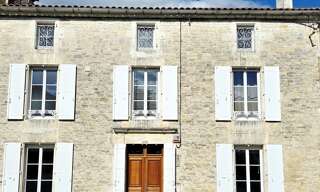 Maison 15 Pièces 261 m² à vendre à Rouillac (16170)