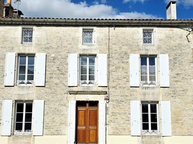 Vente Maison/villa 15 pièces — photo du bien