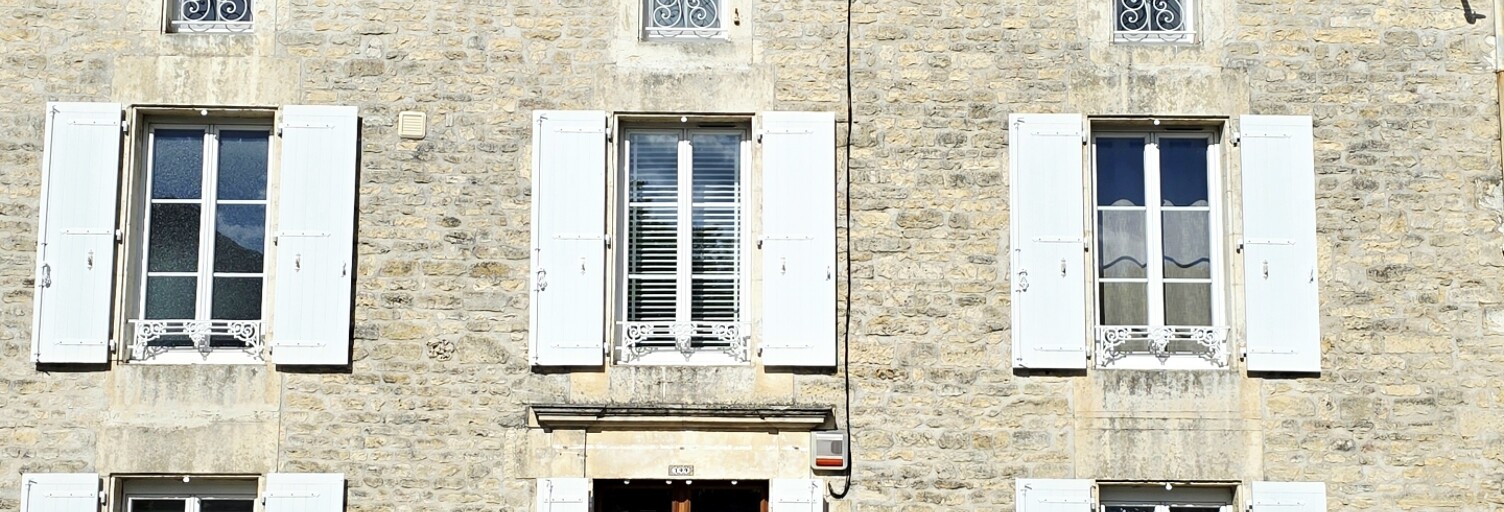 Maison 15 Pièces 261 m² à vendre à Rouillac (16170)