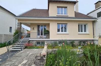 Maison 200 m² Bellerive proche Pont Jacques Chirac et des commodités  Secteur calme et résidentiel — photo du bien
