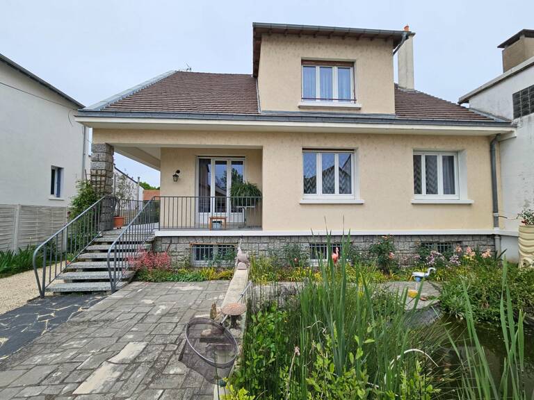 Maison 200 m² Bellerive proche Pont Jacques Chirac et des commodités  Secteur calme et résidentiel — photo 1