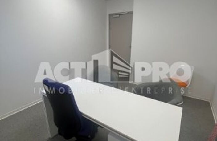 Bureaux à louer — photo 2