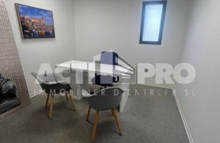 Bureaux à louer — photo 3