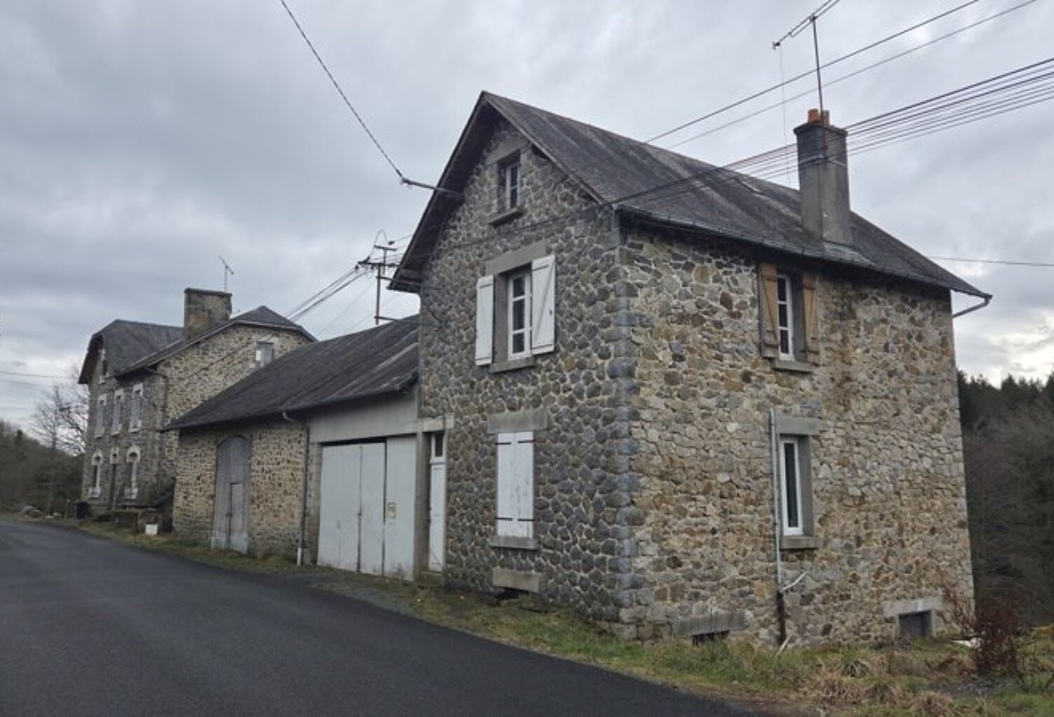Maison en pierre de 7 pièces principales — photo 1