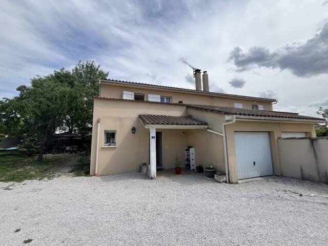 Maison de bourg de 5 pièces principales — photo du bien
