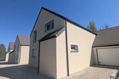 Maison 6 pièces 2200 €