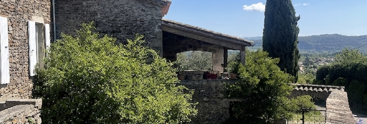 Maison 4 Pièces 160 m² à vendre à Saint-Étienne-de-Fontbellon (07200)