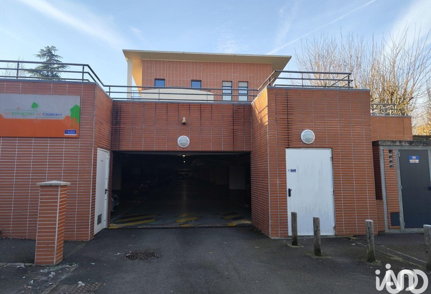 Location Parking 12 m&sup2; — photo 1