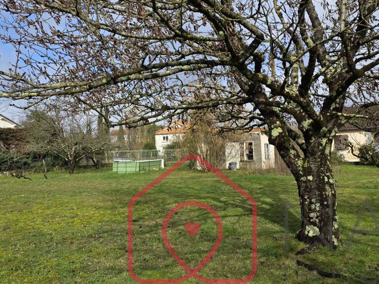 POITIERS :  Rare : Terrain constructible hors lotissement  — photo 1