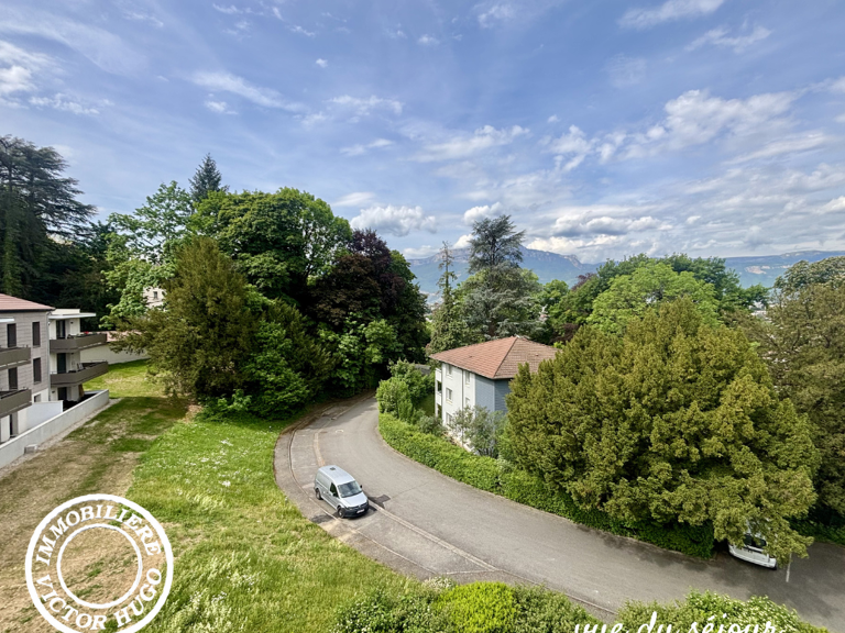 Appartement 4 pièces de 103 m2   Poisat (38320) — photo 1