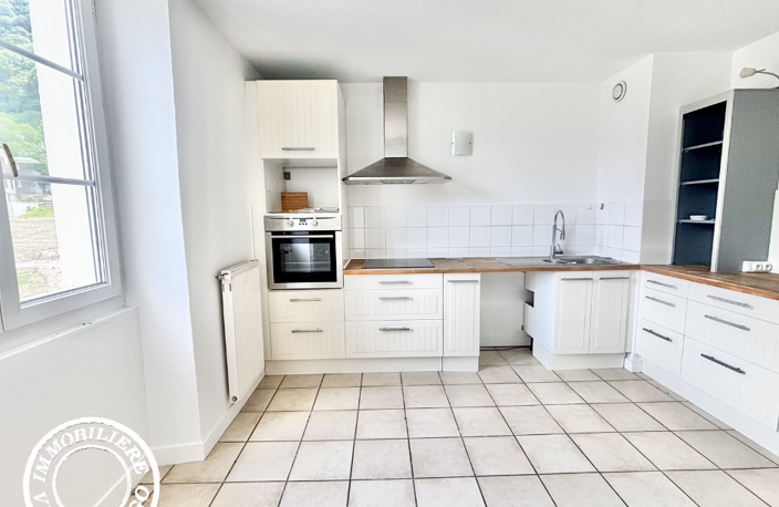 Appartement 4 pièces de 103 m2   Poisat (38320) — photo 2