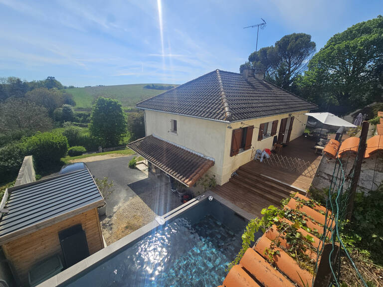 MIGNE-AUXANCES, maison d'environ 152 m2 avec piscine dans un — photo 1