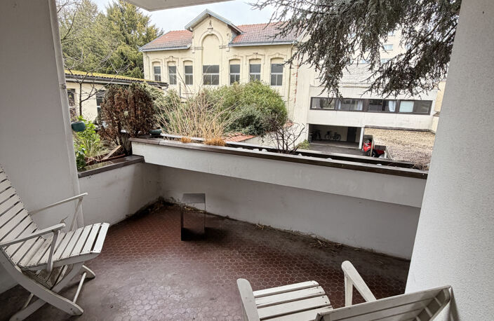 Reims, hyper centre très bel appartement avec garage et loggia — photo 3