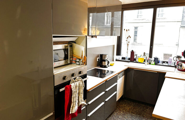 Reims, hyper centre très bel appartement avec garage et loggia — photo 4