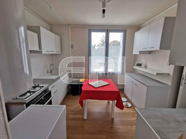 Réf 8163. Richelieu, maison en brique et tuiles de 86 m² en r? — photo du bien