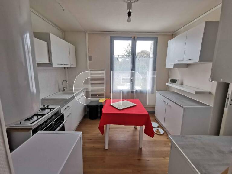 Réf 8163. Richelieu, maison en brique et tuiles de 86 m² en r? — photo 1