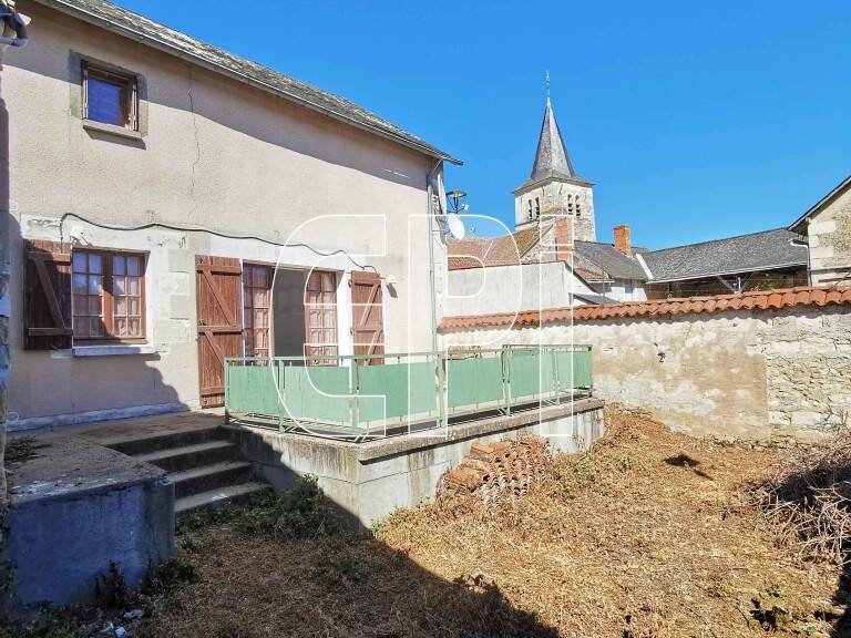 Réf 8164. Braye-sous-Faye. Dans le centre de Braye, maison en p — photo 1