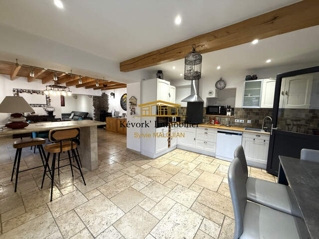 CHABEUIL  AUTHENTIQUE PROPRIÉTÉ DE 200 M² - 3 000 M² DE T — photo du bien
