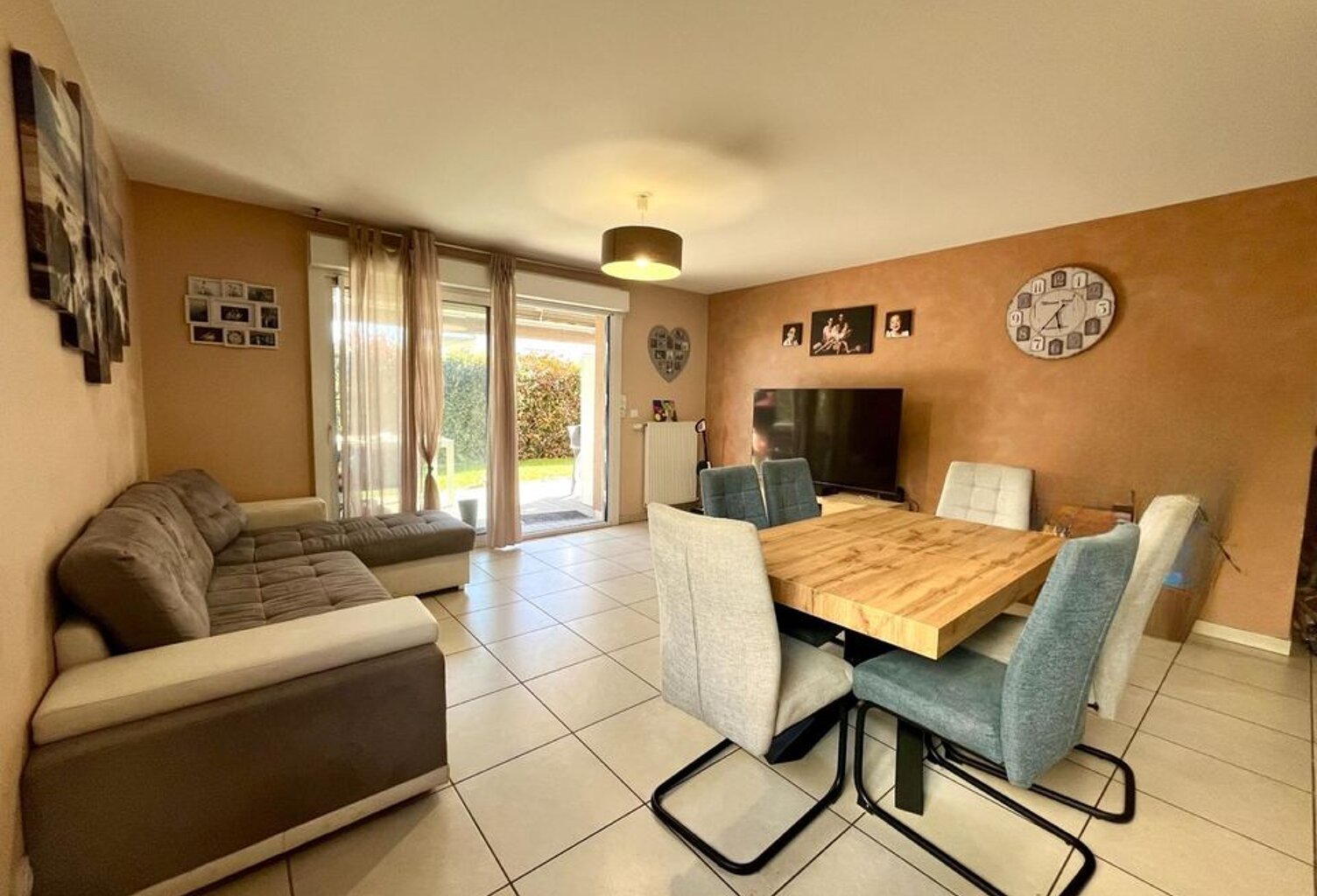 RARE A LA VENTE : CRANVES SALES APPARTEMENT TYPE 4 — photo 1
