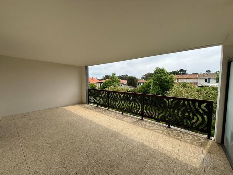 Appartement à vendre 2 pièces BOUCAU (64) et place de parking sous-terrain — photo 1