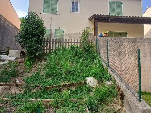 Secteur Buzine Villa T4 non mitoyenne de 102m² avec vue panoramique et garage sur terrain de 400m² — photo du bien