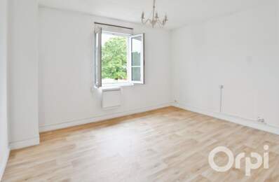 Appartement À Vendre — photo du bien