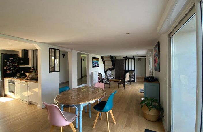 Rochefort, maison rénovée 4 chambres avec jardin et garage — photo 2