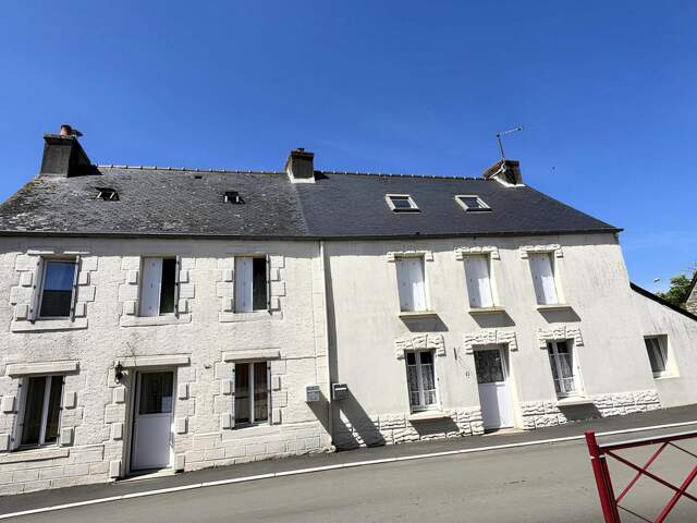 Deux maisons vendues ensemble – Un fort potentiel avec revenu locatif immédiat ! — photo du bien