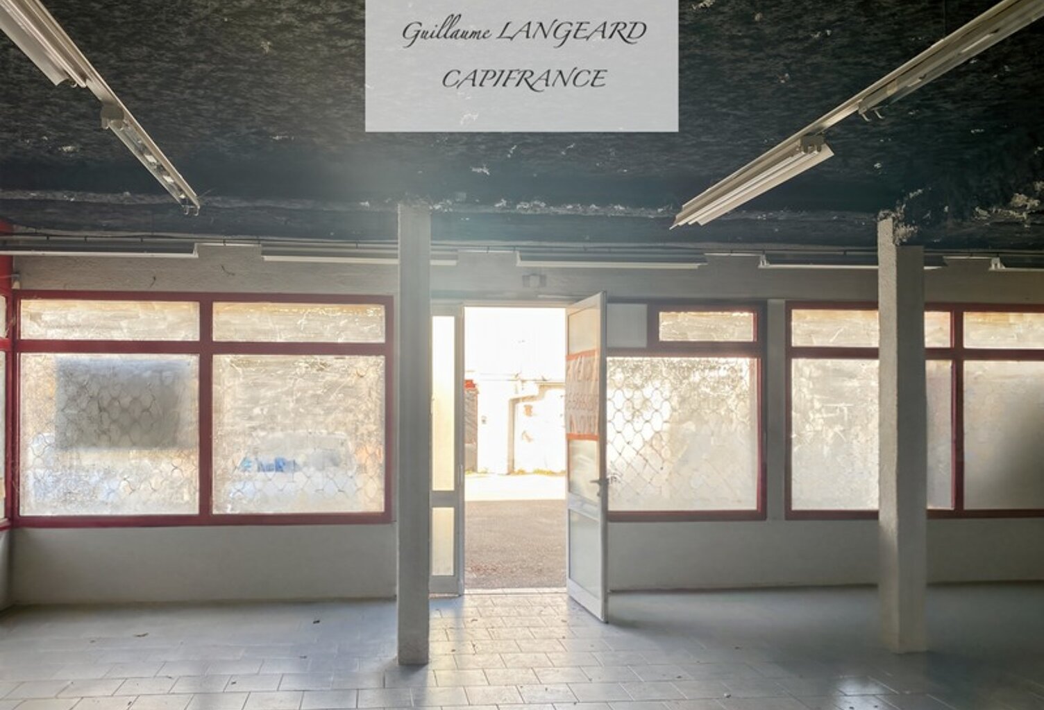 À VENDRE / À LOUER - LOCAL  145 m2 - MONTREAL LA CLUSE (01) — photo 1