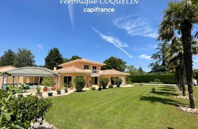 Magnifique villa 7 pièces 240m² avec piscine intérieure à vendre LE CELLIER — photo du bien