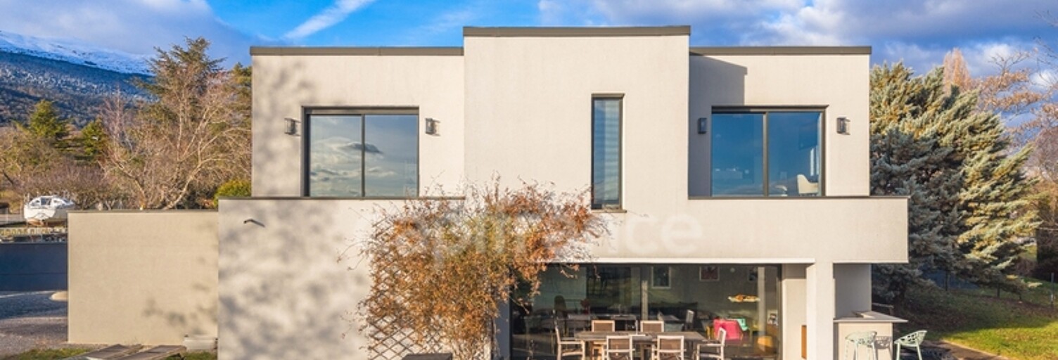 Maison 7 Pièces 166 m² à vendre à Crozet (01170)