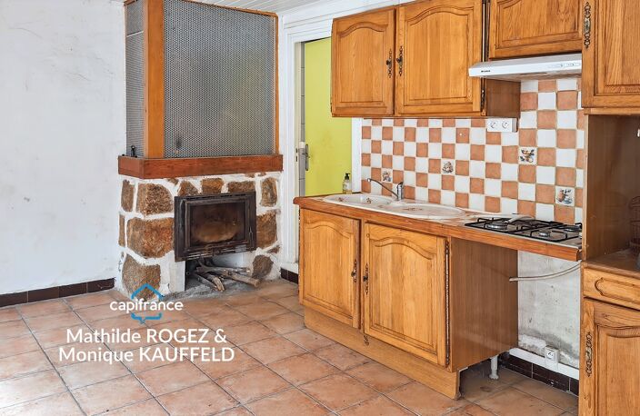 Immeuble à vendre SAINT MARTIN DES OLMES (63) 4 appartements avec 1,2 hectare de terrain — photo 2