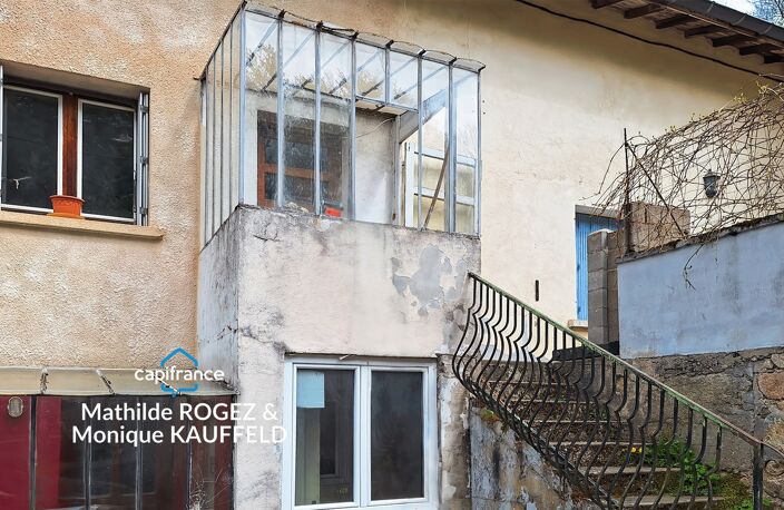 Immeuble à vendre SAINT MARTIN DES OLMES (63) 4 appartements avec 1,2 hectare de terrain — photo 4