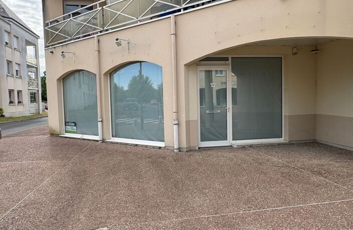A LOUER - local d'activité de 79m² à St Avertin — photo 2