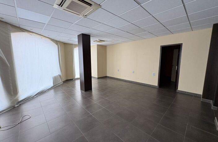 A LOUER - local d'activité de 79m² à St Avertin — photo 3