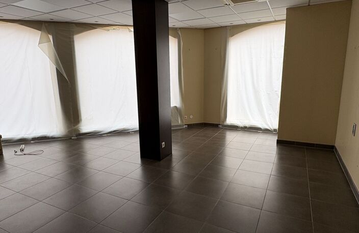 A LOUER - local d'activité de 79m² à St Avertin — photo 4