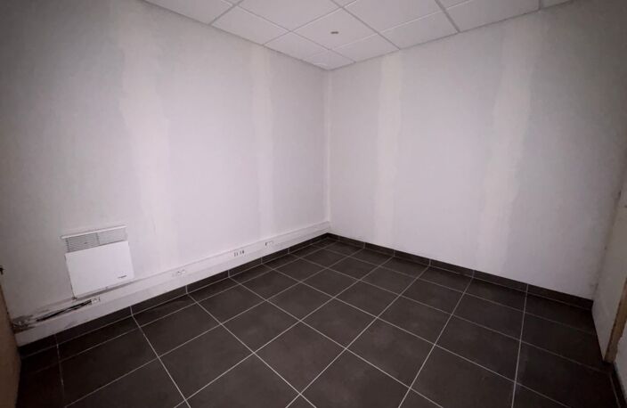 A LOUER - local d'activité de 79m² à St Avertin — photo 5