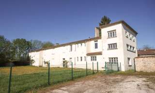 Immeuble  1724 m² à vendre à Saint-Fraigne (16140)