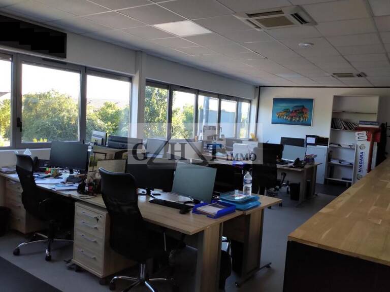 A VENDRE 287 M² DE BUREAUX A STAINS — photo 1