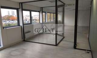 Bureau  142 m² à vendre à Stains (93240)